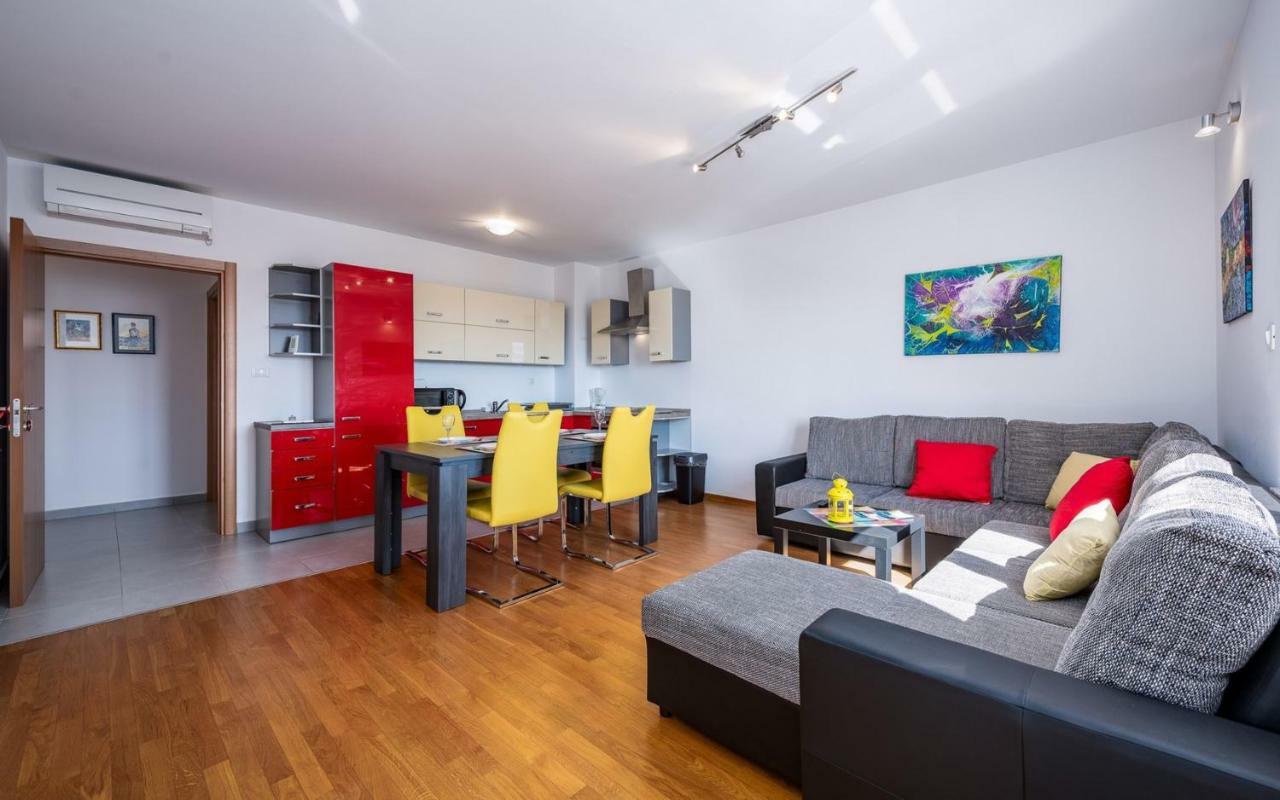 Laura House With Apartment อูมัค ภายนอก รูปภาพ